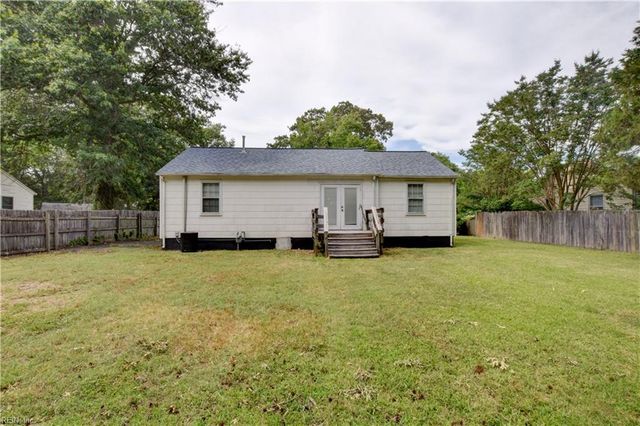 704 James DR, Newport News, VA 23605