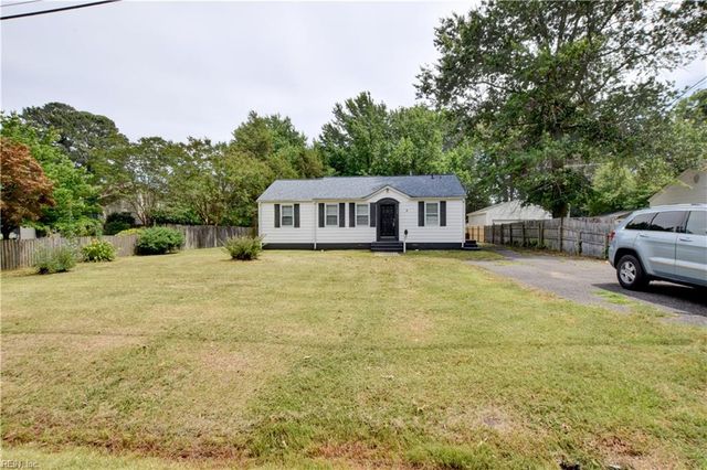 704 James DR, Newport News, VA 23605