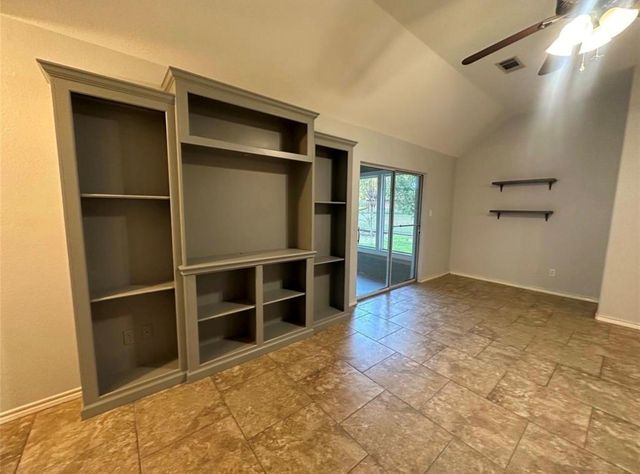 105 Harbor Court Drive, Conroe, TX 77356