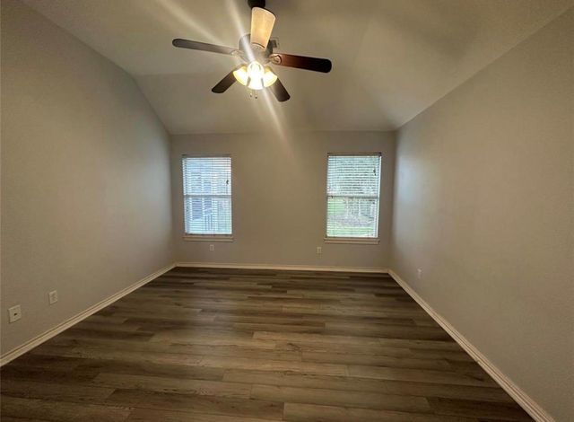 105 Harbor Court Drive, Conroe, TX 77356