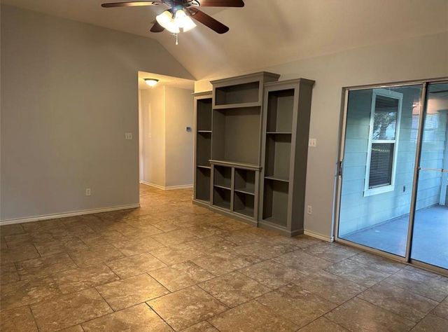 105 Harbor Court Drive, Conroe, TX 77356