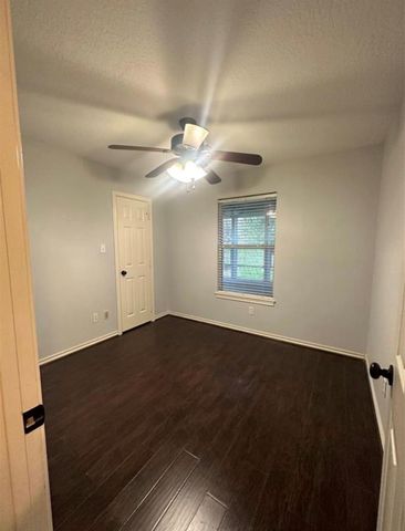 105 Harbor Court Drive, Conroe, TX 77356