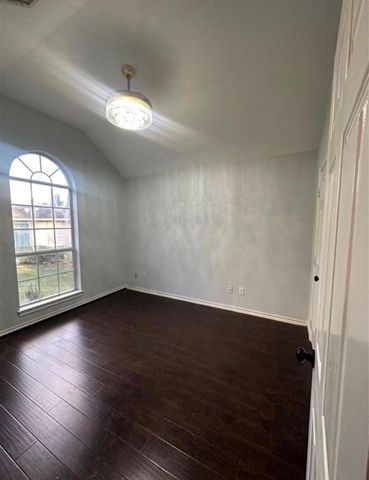 105 Harbor Court Drive, Conroe, TX 77356