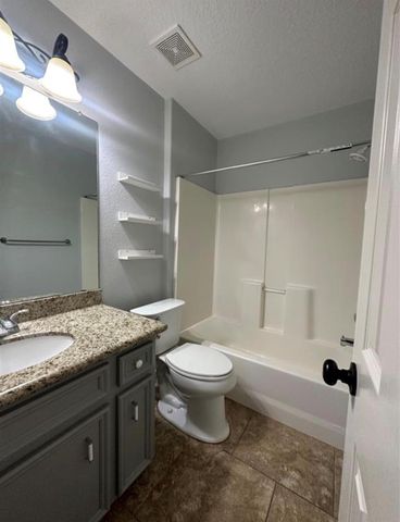 105 Harbor Court Drive, Conroe, TX 77356