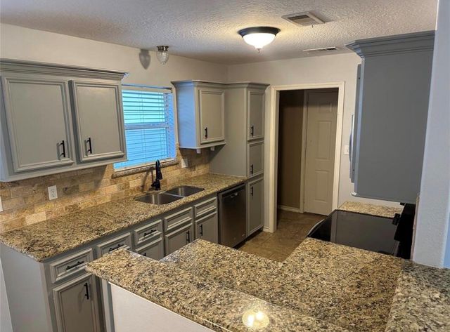 105 Harbor Court Drive, Conroe, TX 77356