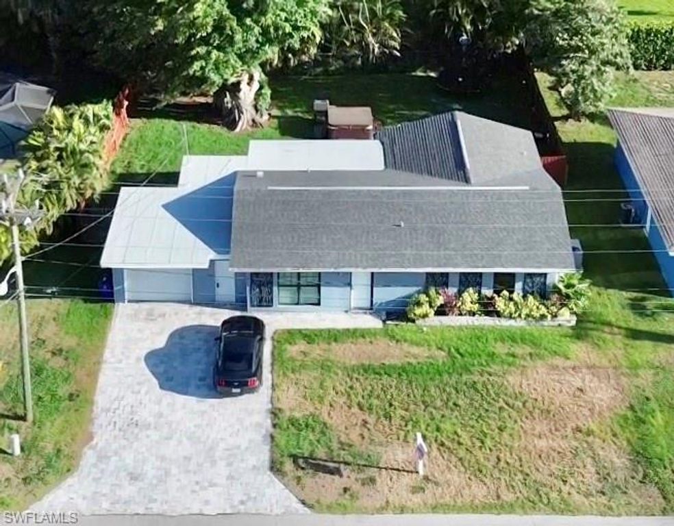 1763 Inlet DR, NORTH FORT MYERS, FL 33903 — photo 2