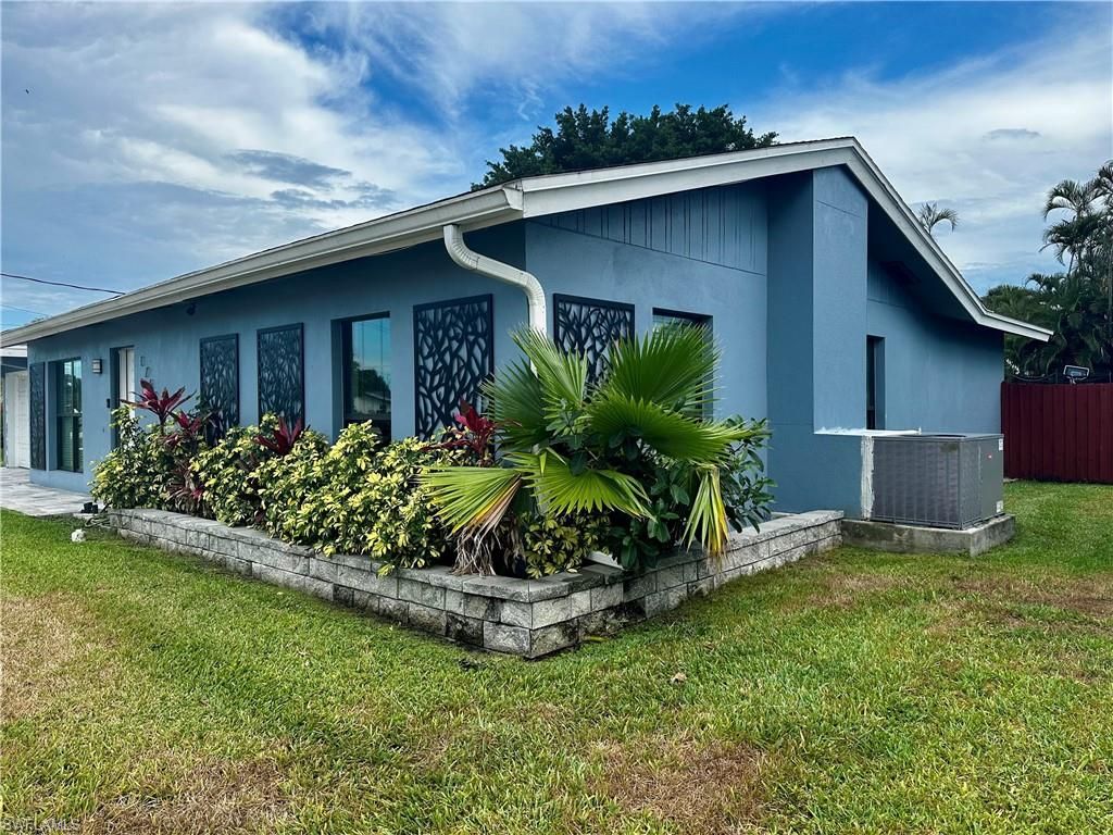 1763 Inlet DR, NORTH FORT MYERS, FL 33903 — photo 3