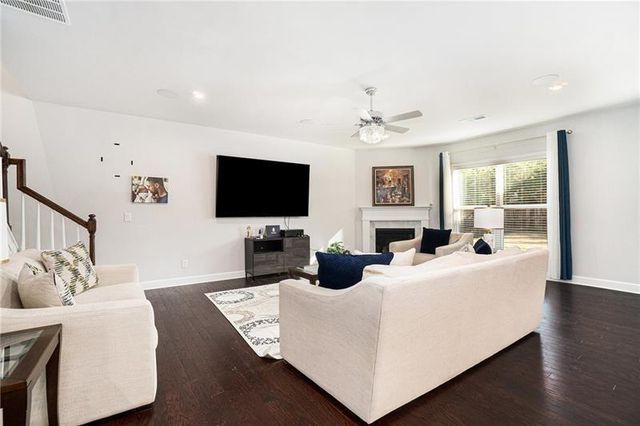 55 Clubhouse Way, Acworth, GA 30101