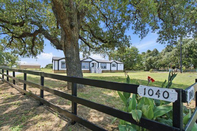 1040 Earp Road, Springtown, TX 76082