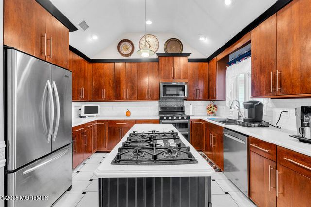 117 N Cooks Bridge Road, Jackson, NJ 08527