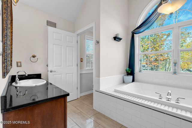 117 N Cooks Bridge Road, Jackson, NJ 08527