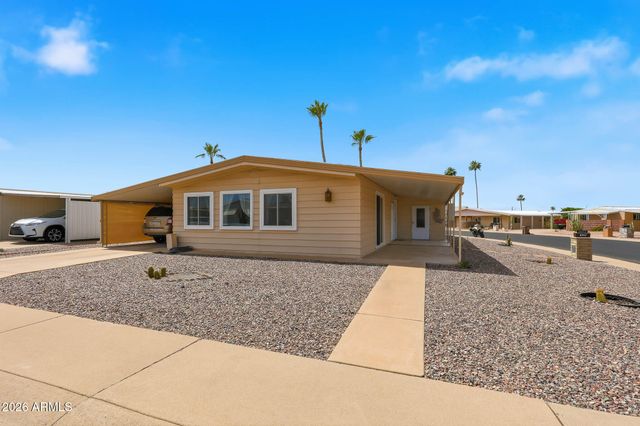 2347 N NICKLAUS Drive N, Mesa, AZ 85215