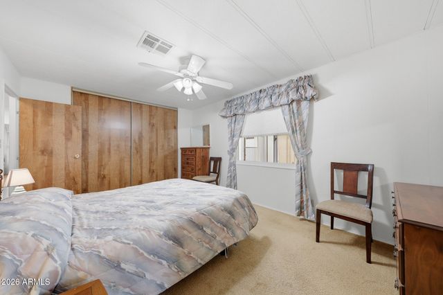 2347 N NICKLAUS Drive N, Mesa, AZ 85215