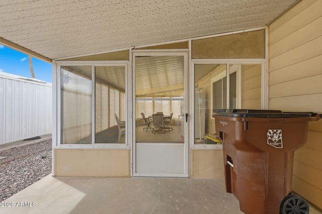 2347 N NICKLAUS Drive N, Mesa, AZ 85215