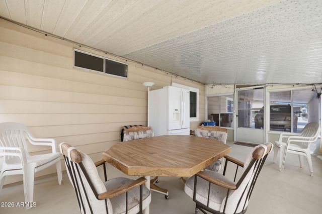 2347 N NICKLAUS Drive N, Mesa, AZ 85215