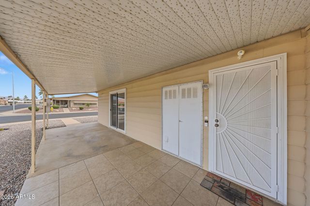 2347 N NICKLAUS Drive N, Mesa, AZ 85215