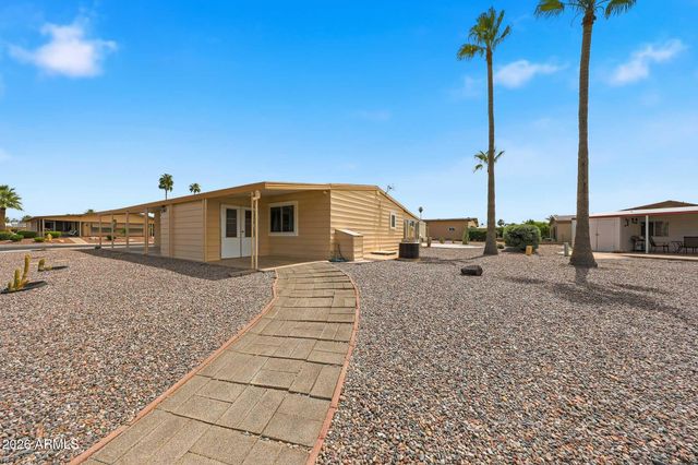 2347 N NICKLAUS Drive N, Mesa, AZ 85215