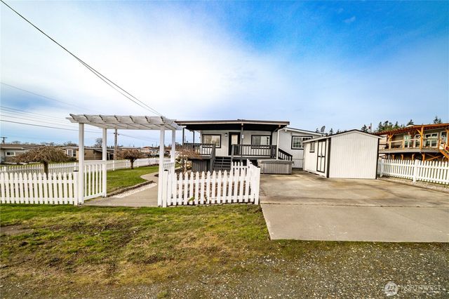 8471 Willow Way, Blaine, WA 98230
