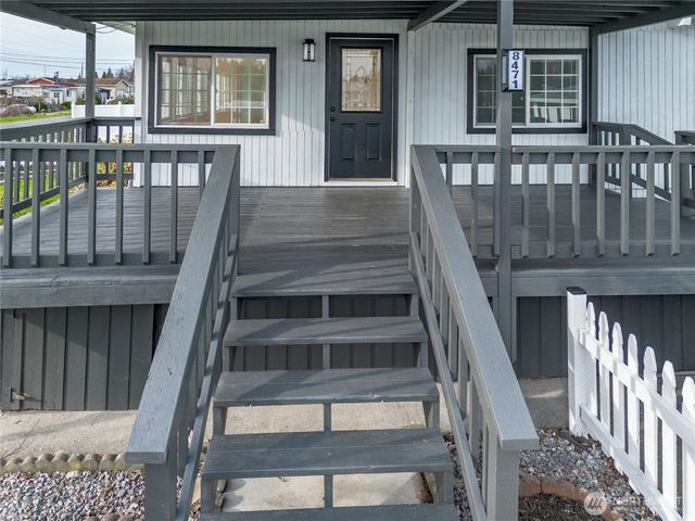 8471 Willow Way, Blaine, WA 98230