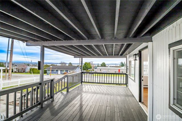 8471 Willow Way, Blaine, WA 98230