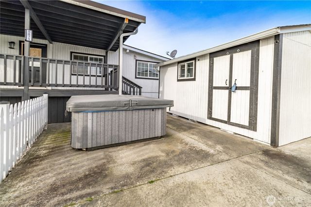 8471 Willow Way, Blaine, WA 98230