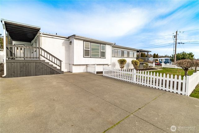 8471 Willow Way, Blaine, WA 98230