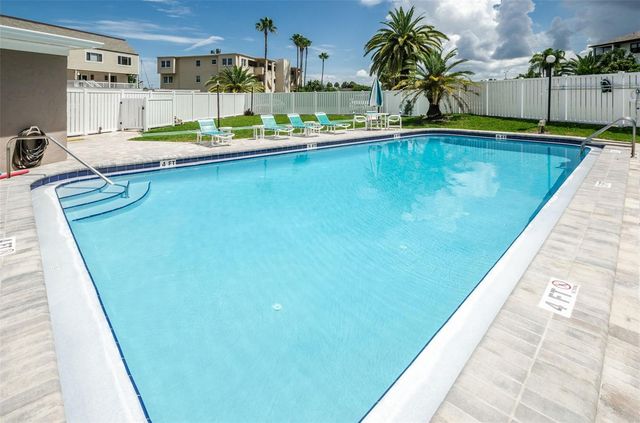 433 S PAULA DRIVE 32, Dunedin, FL 34698