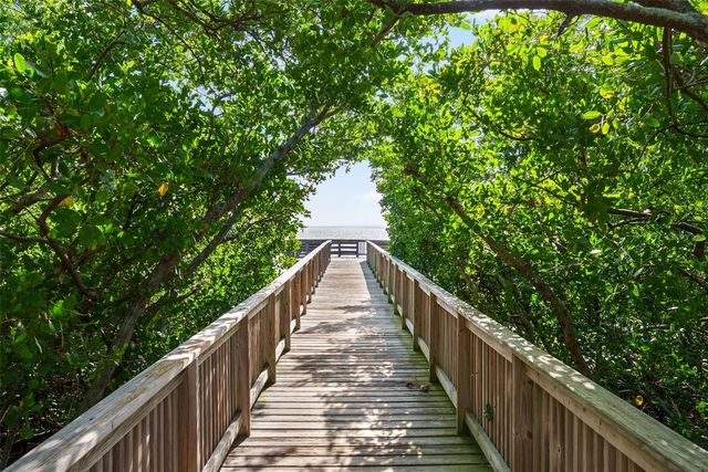 3044 POINTEVIEW DRIVE, Tampa, FL 33611