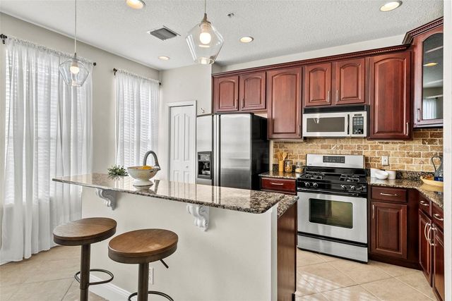 3044 POINTEVIEW DRIVE, Tampa, FL 33611