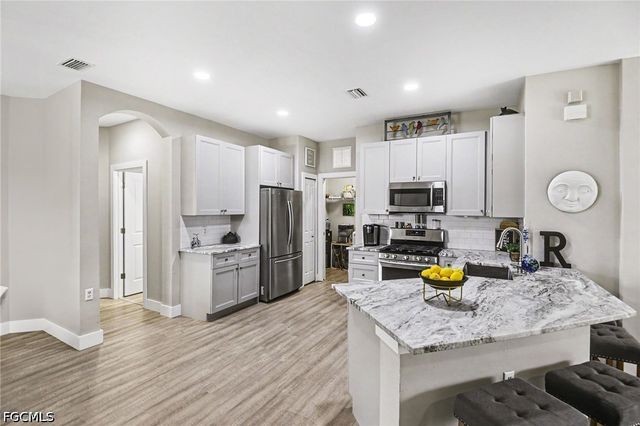 9359 Aviano DR, Fort Myers, FL 33913