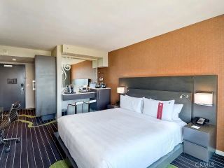 207 5th Avenue, San Diego, CA 92101