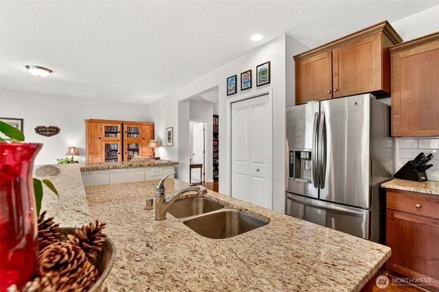 857 N Helens View Drive, Ridgefield, WA 98642