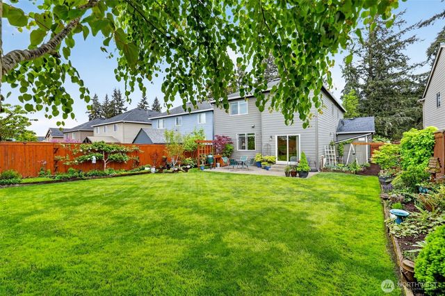 857 N Helens View Drive, Ridgefield, WA 98642