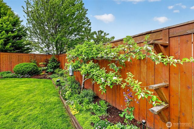 857 N Helens View Drive, Ridgefield, WA 98642