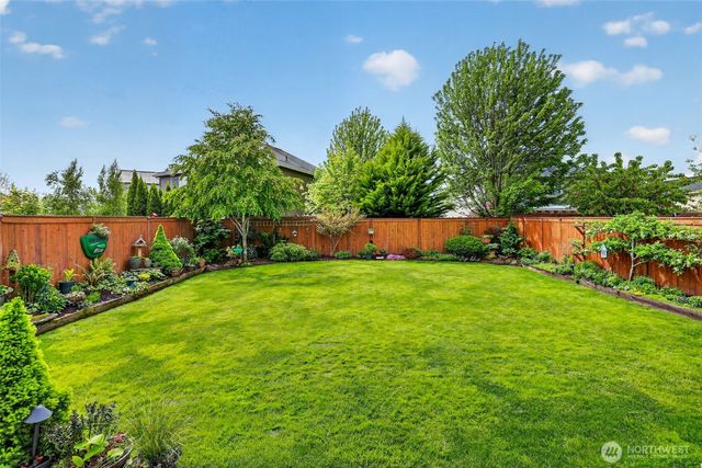 857 N Helens View Drive, Ridgefield, WA 98642