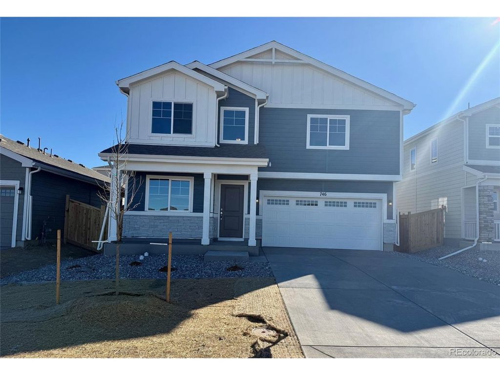 746 N Carrie Ct, Watkins, CO 80137