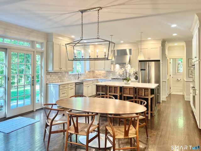 42 Old Highway, Wilton, CT 06897