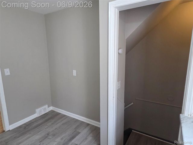 16600 Carlisle Street, Detroit, MI 48205