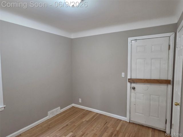 16600 Carlisle Street, Detroit, MI 48205