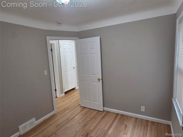 16600 Carlisle Street, Detroit, MI 48205