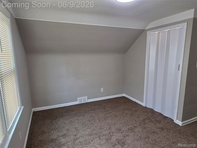 16600 Carlisle Street, Detroit, MI 48205