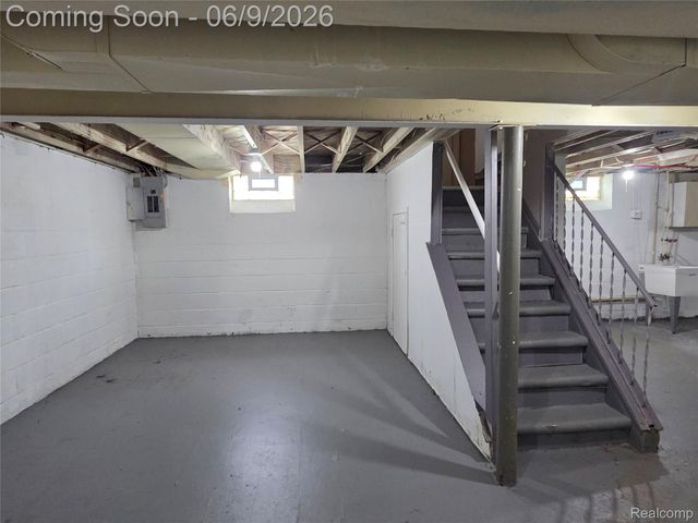 16600 Carlisle Street, Detroit, MI 48205