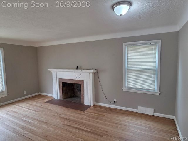 16600 Carlisle Street, Detroit, MI 48205