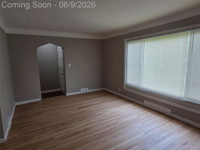 16600 Carlisle Street, Detroit, MI 48205