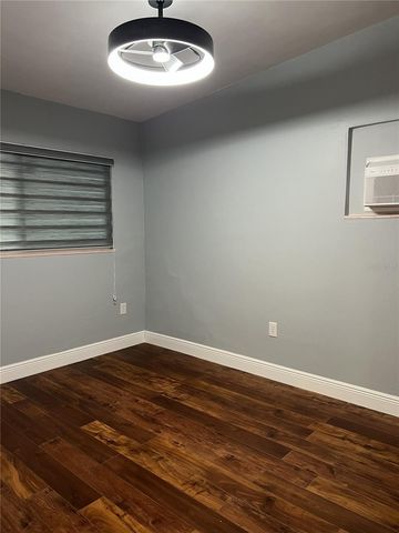 1744 8TH STREET, Sarasota, FL 34236