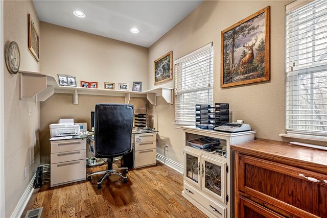8 Osborne Drive, Bella Vista, AR 72715