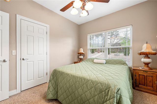 8 Osborne Drive, Bella Vista, AR 72715