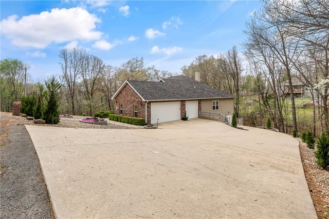 8 Osborne Drive, Bella Vista, AR 72715