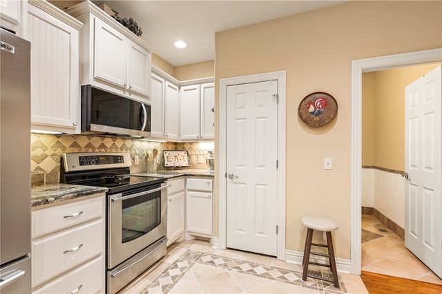 8 Osborne Drive, Bella Vista, AR 72715