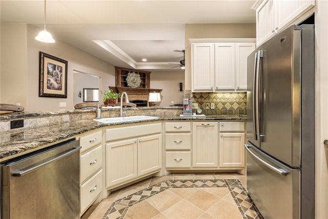 8 Osborne Drive, Bella Vista, AR 72715